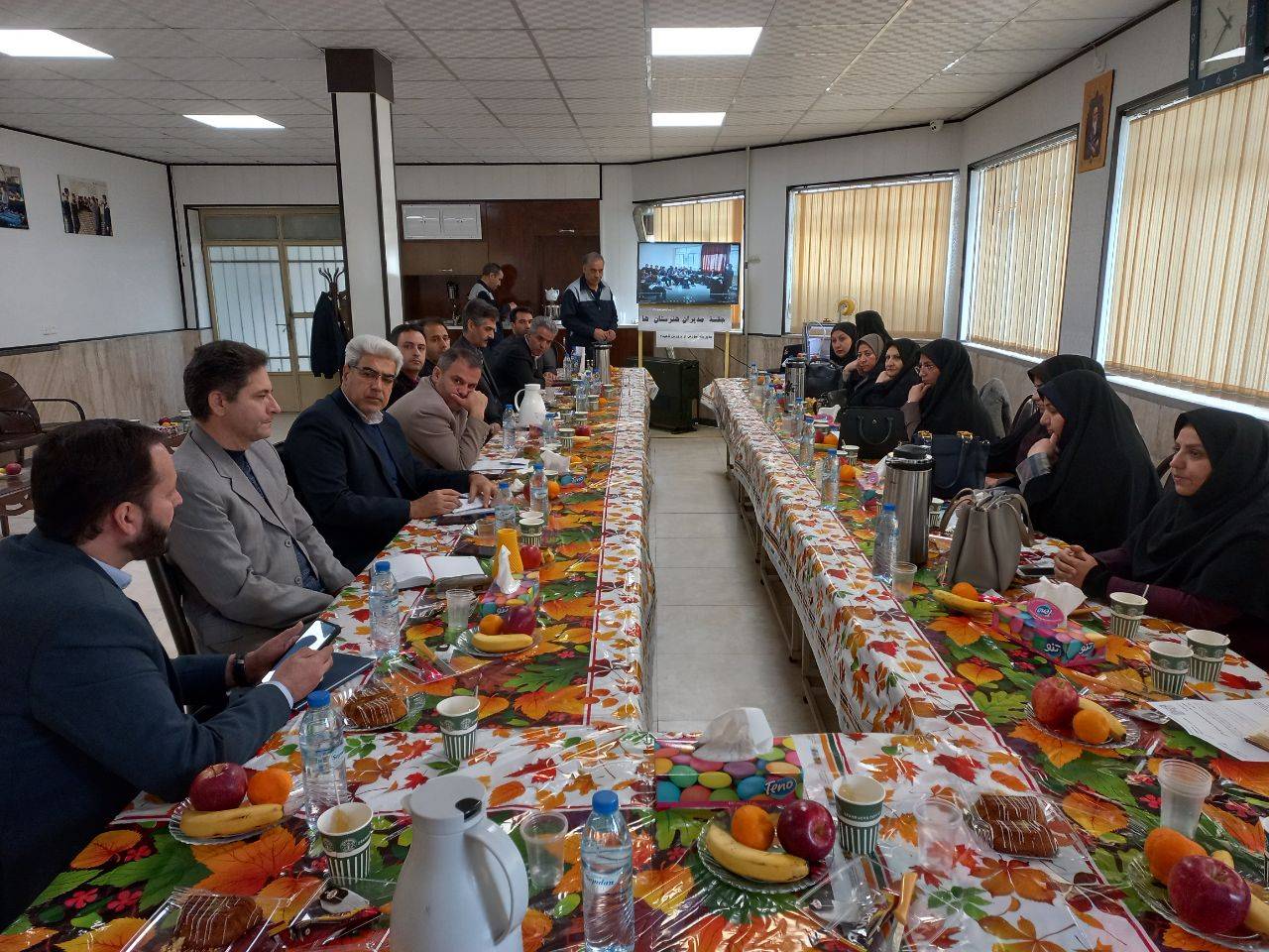 جلسه مدیران هنرستان های ناحیه ۲ با حضور ریاست محترم ناحیه و معاونین پرورشی و متوسطه دوم