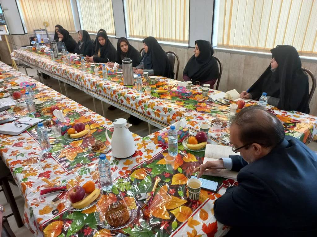 جلسه مدیران هنرستان های ناحیه ۲ با حضور ریاست محترم ناحیه و معاونین پرورشی و متوسطه دوم